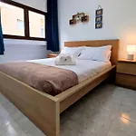 S433 Sea View Terrace Апартаменти