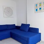 S433 Sea View Terrace Апартаменти *